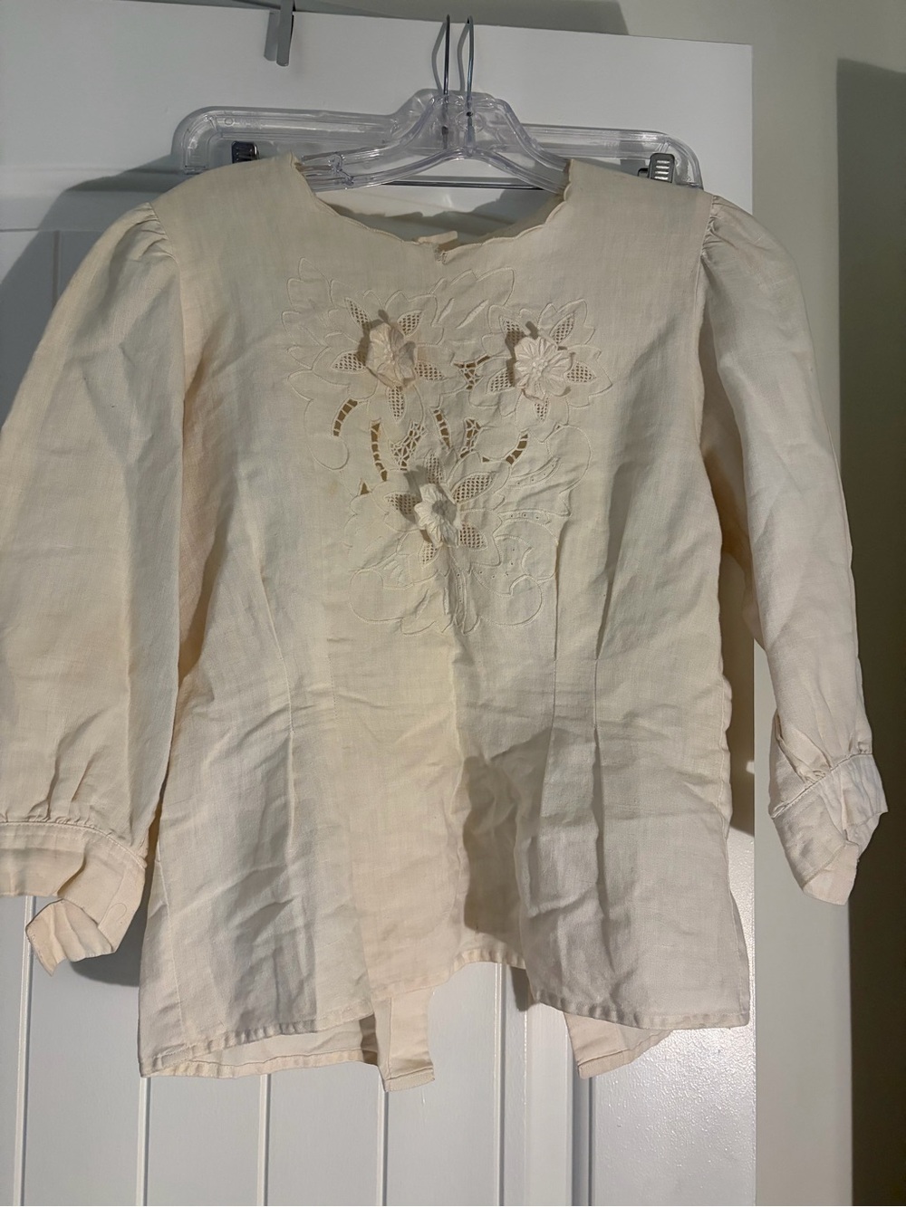 70s Women's Cream Embroidered Floral Long-Sleeve Top